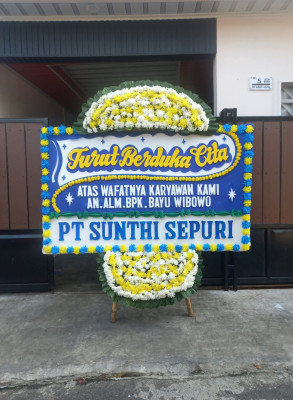 Papan Bunga Duka di Bumi Agung