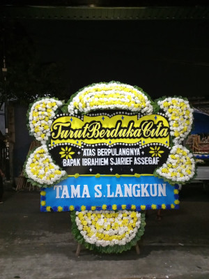 Papan Bunga Duka di Bumi Agung